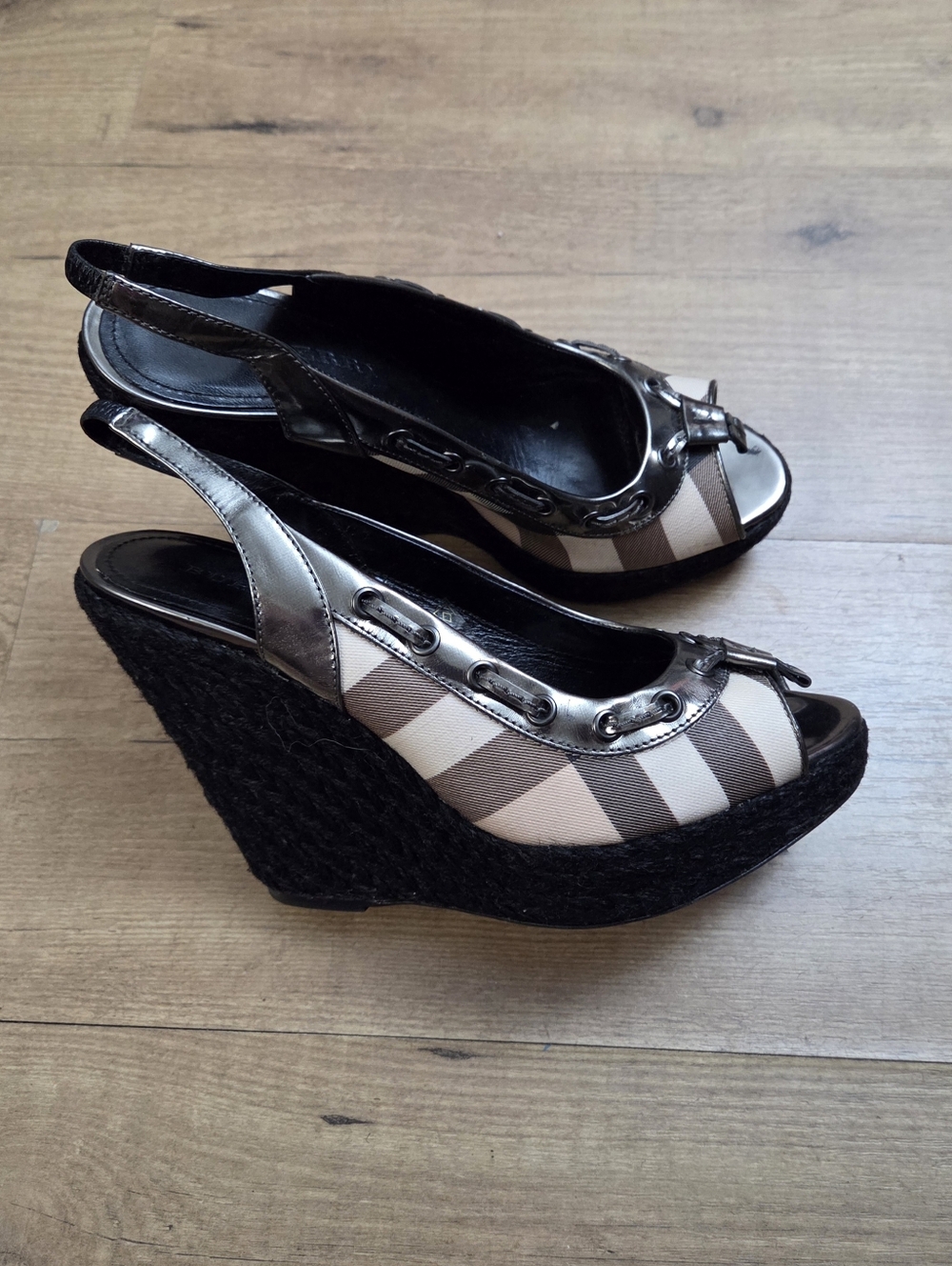 Burberry Espadrille Wedge - Picture 2 of 16